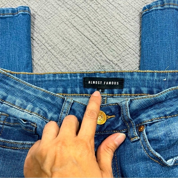 Juniors, Almost Famous denim, skinny jeans, slightly distressed - Picture 5 of 7